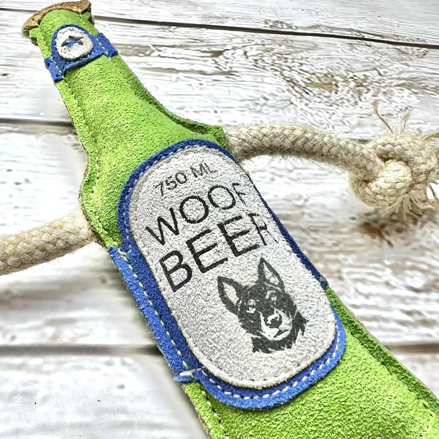 Hundespielzeug Woof Beer aus Wildleder