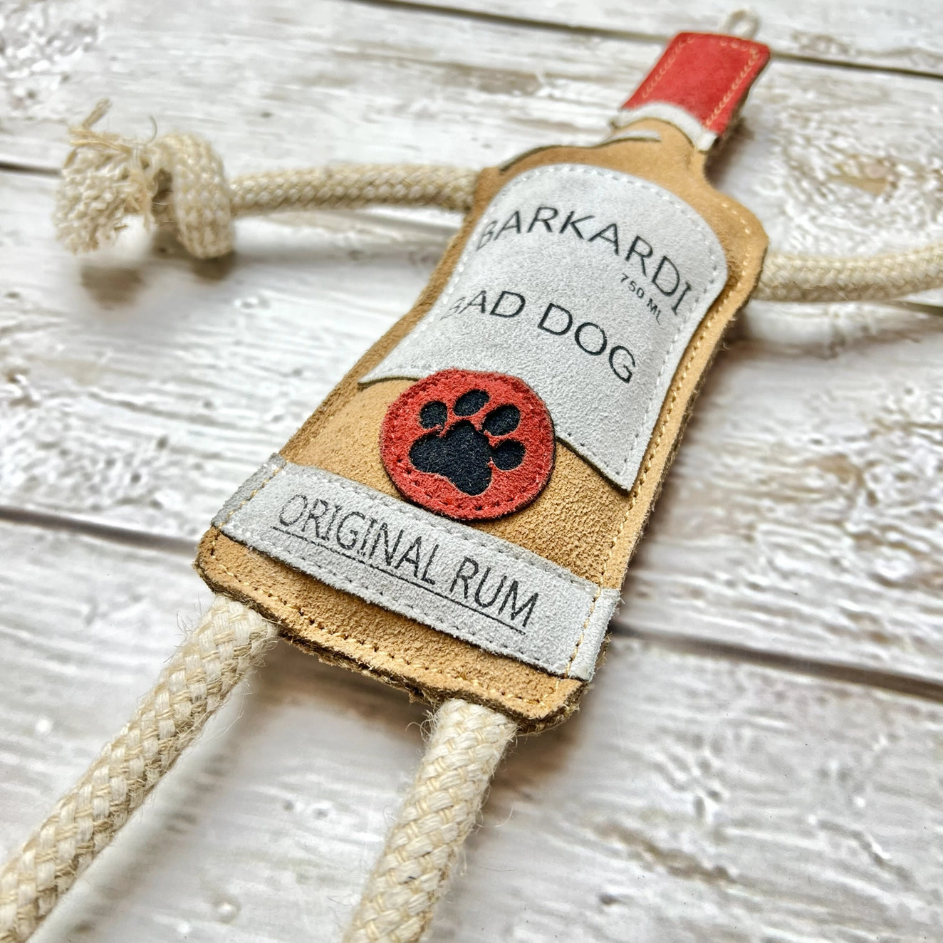 Hundespielzeug Barkardi Rum aus Wildleder