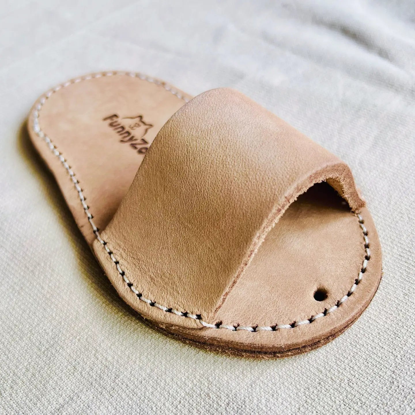 Hundespielzeug Flip-Flop aus doppelagigem Leder