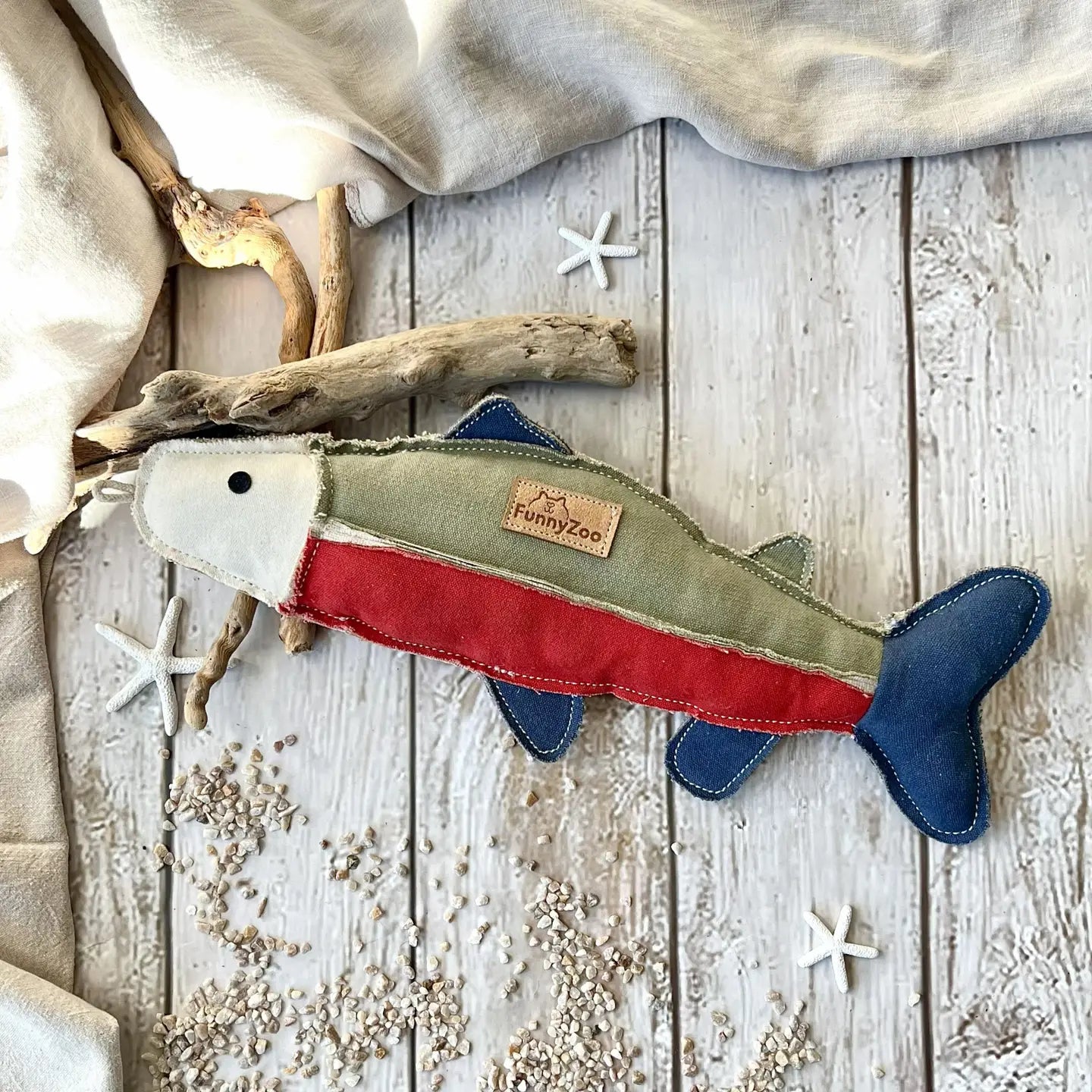 Hundespielzeug Forelle aus robustem Baumwoll-Canvas mit Kokosfaser
