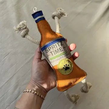 Hundespielzeug Spritz Time aus Wildleder