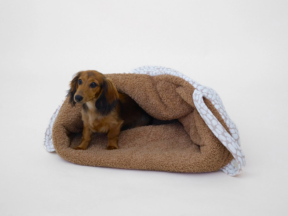 Lumiies The Studio Nest mobiles Hundebett & Schlafsack in Cloudy Pebble