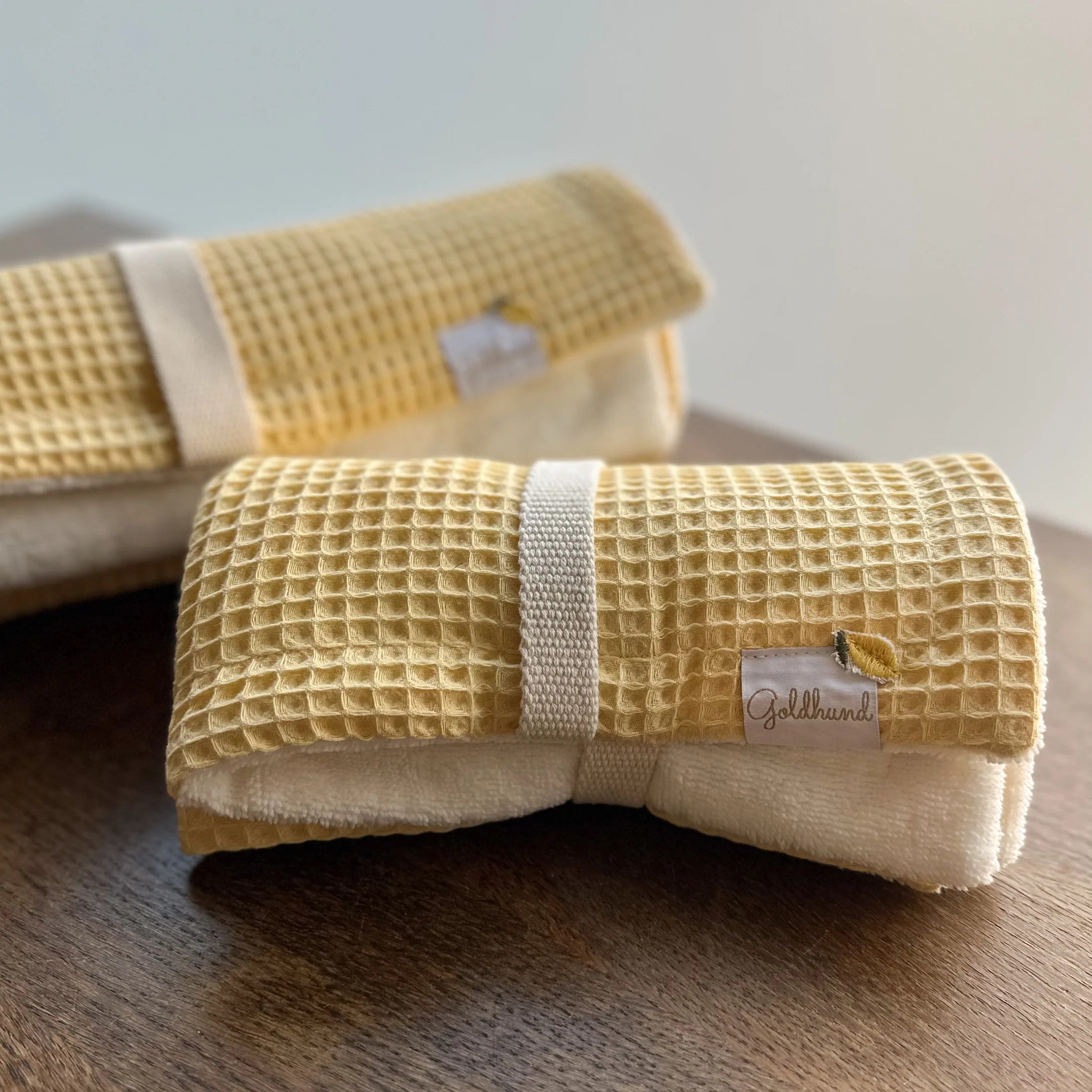 Goldhund Pfotenhandtuch paw towel Lemon