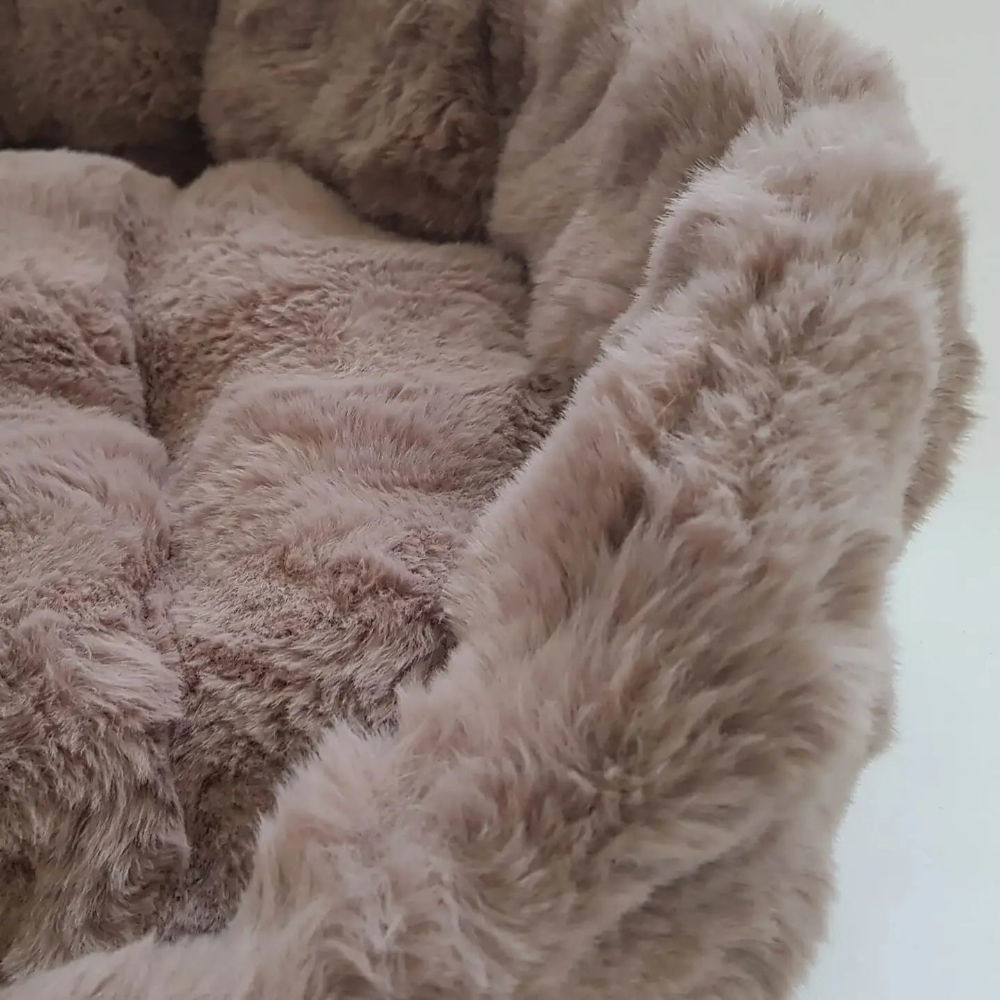 Hundebett NOMI Kunstfell Nougat