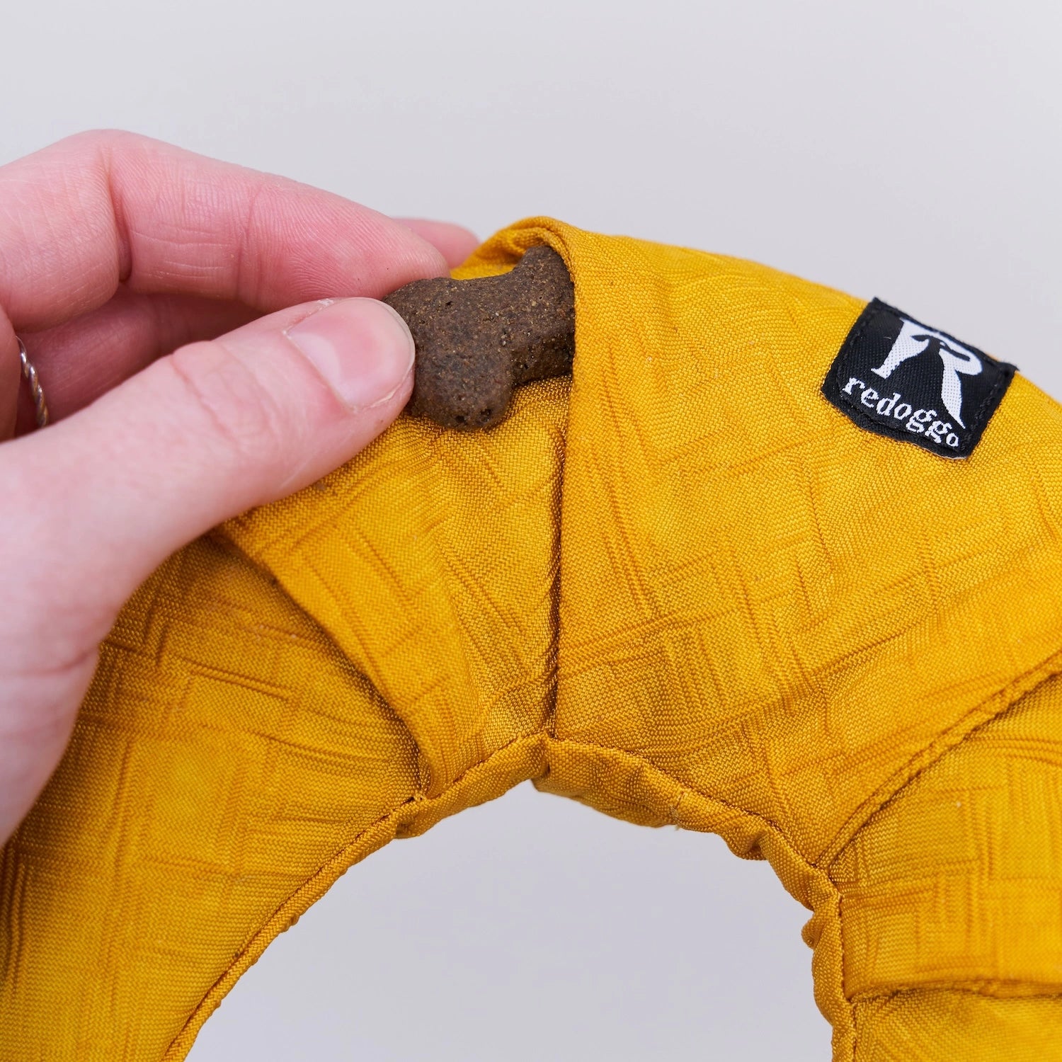 Hundespielzeug Croissant – nachhaltig, robust & interaktiv