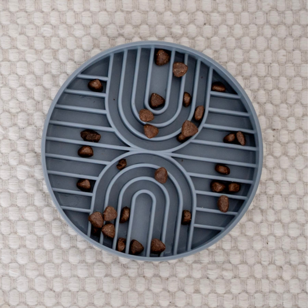 Dekobild Hund mit Slow Feeder Bowl Grey - LOVINDOG