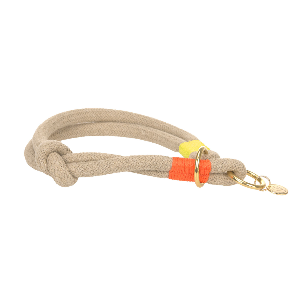 Hundehalsband MILA geflochten Natur Neon Orange liegend - PALOPA