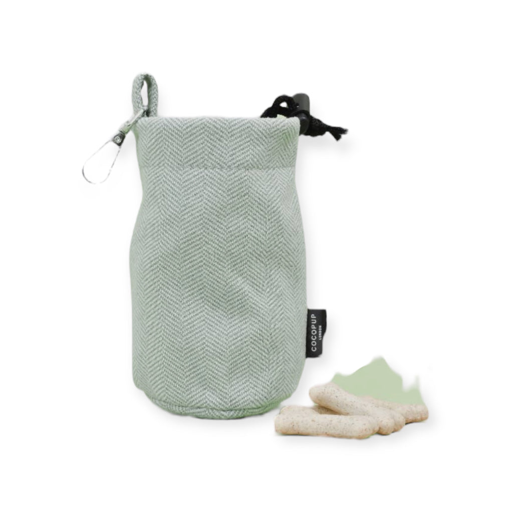 Leckerlibeutel mit Kordelzug Tweed Sage - COCOPUP London