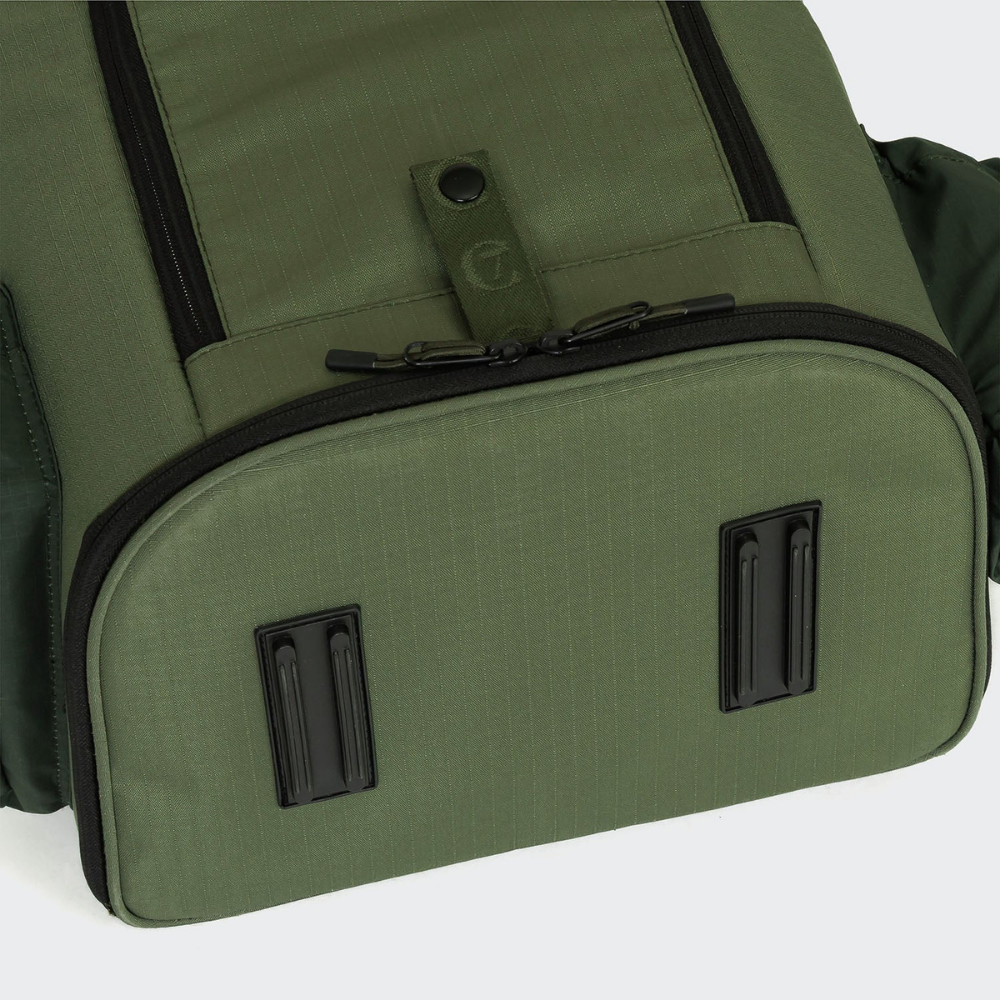 Unterseite Cloud7 AKTIV Hunderucksack Olive