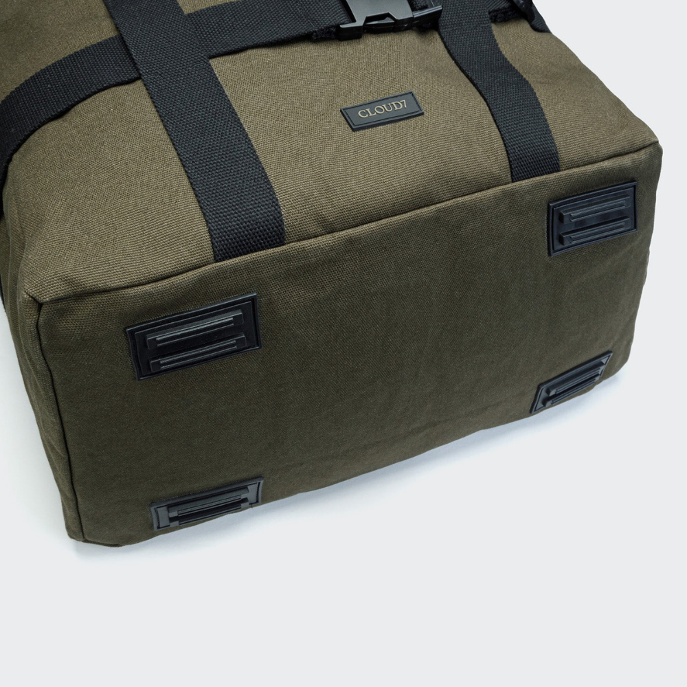 Unterseite Cloud7 Hundetasche Turin Canvas Olive