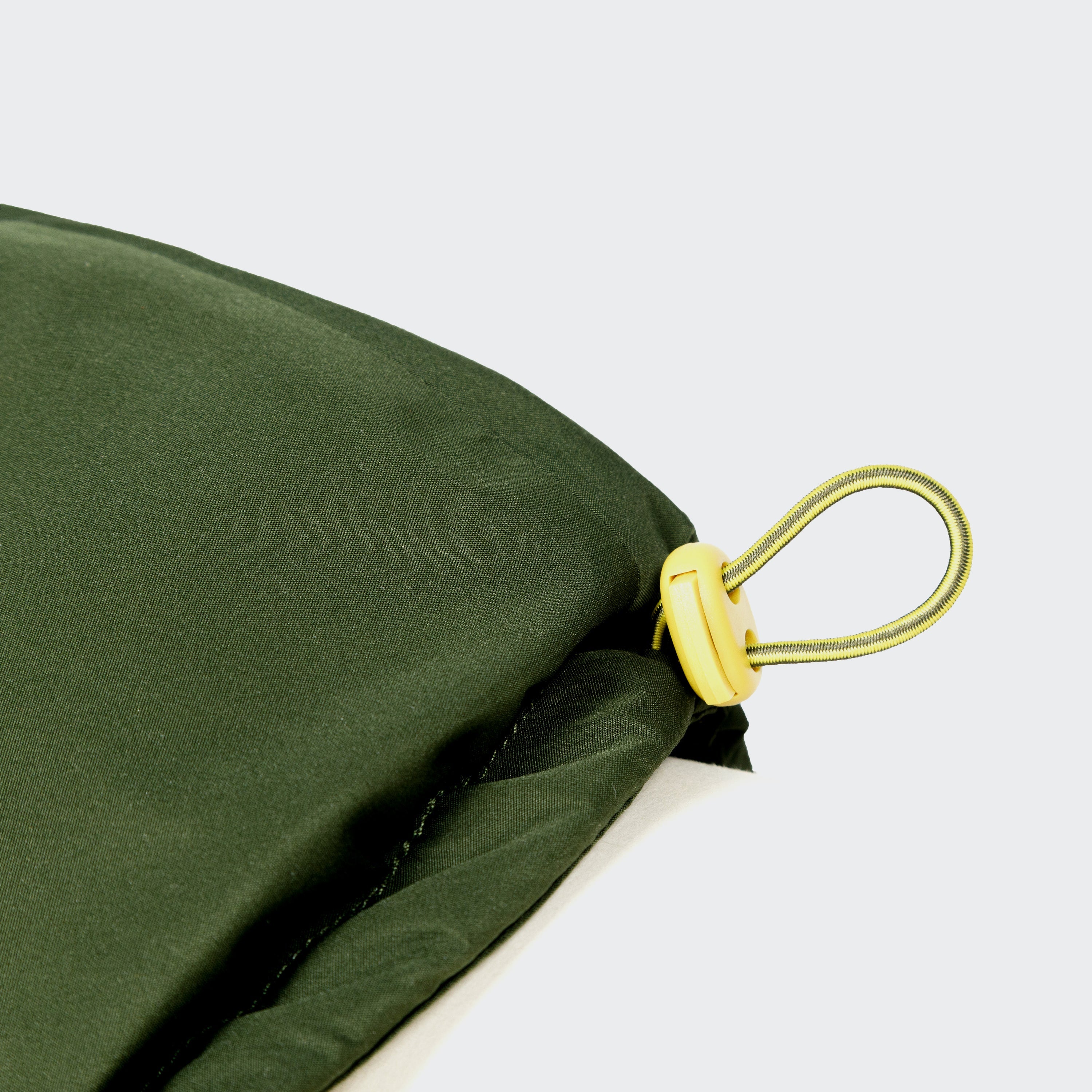 Gummizug verstellbar hinten Cloud7 Hundemantel Winter ALASKA PRO Olive 2024