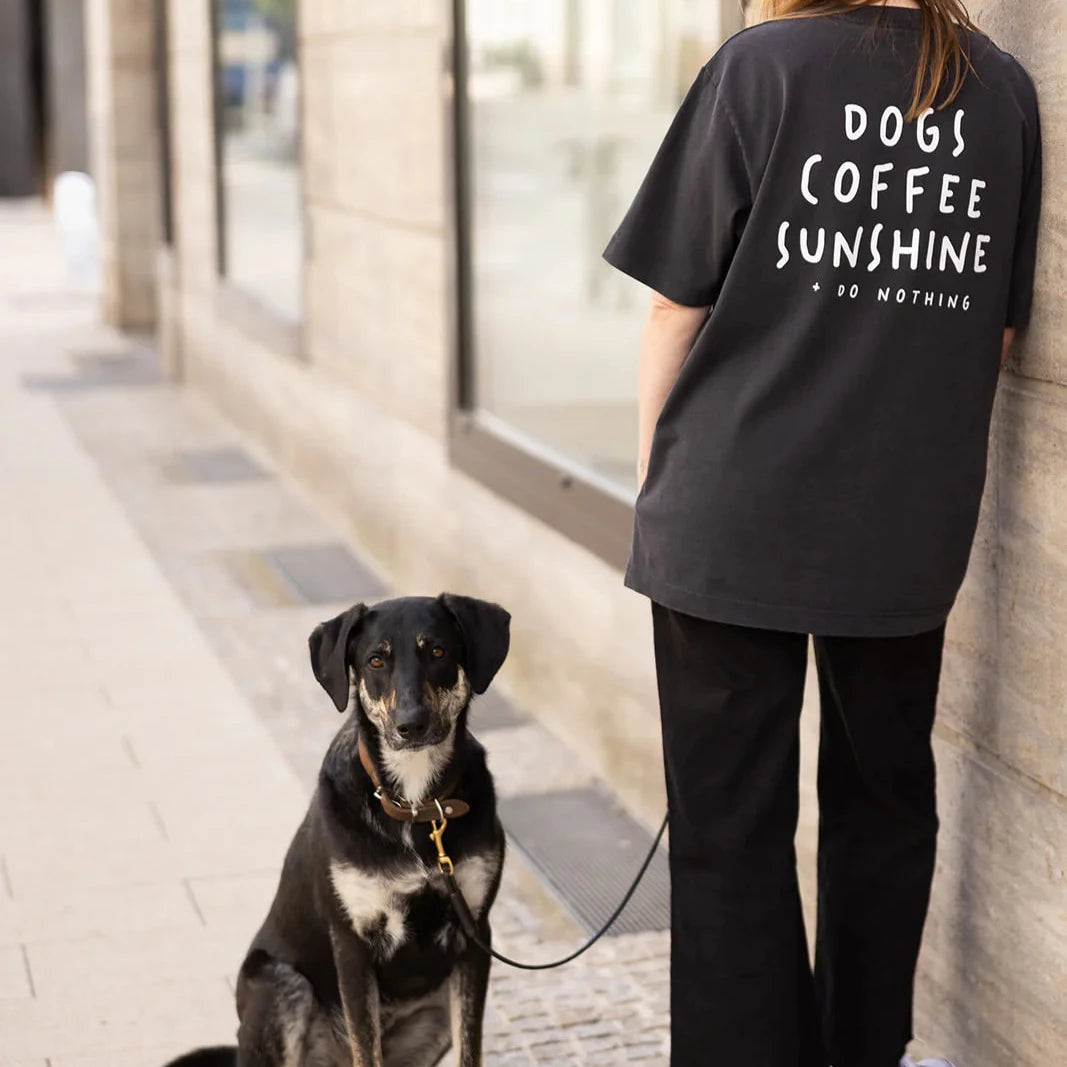 Tragebild 2 Oversize T-Shirt DOGS COFFEE SUNSHINE + DO NOTHING Vintage Black - Lieblingspfote