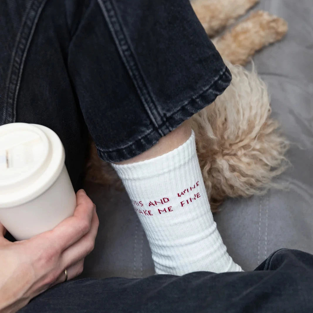 Lieblingspfote Socken DOGS AND WINE off-white