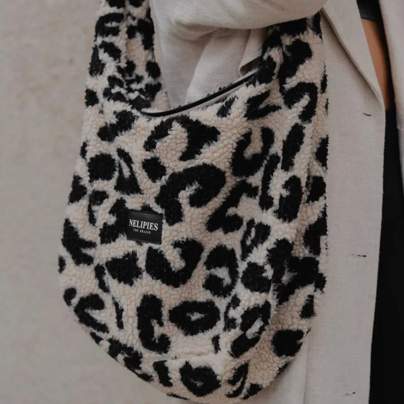 Tragebild limited Teddy LEO Bag - Nelipies