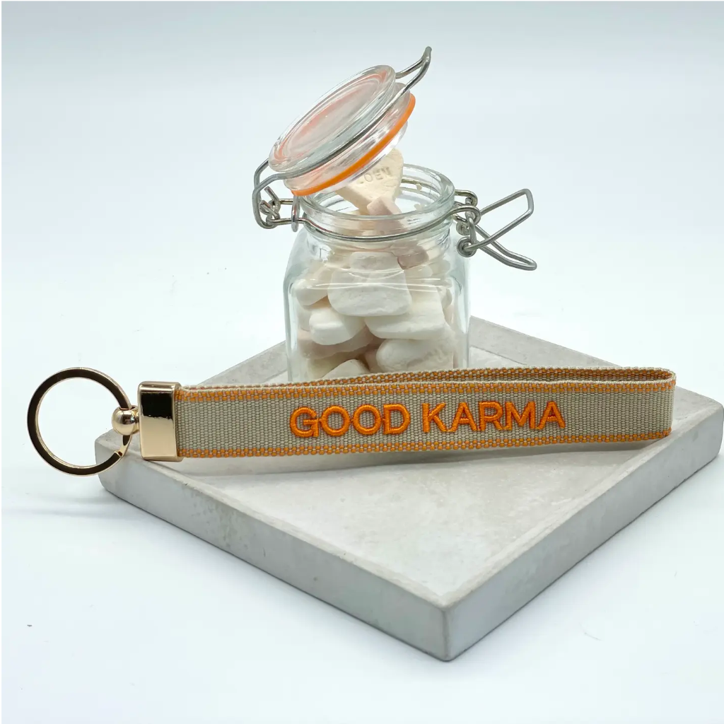 Statement Schlüsselanhänger GOOD KARMA Beige - LOVIN'DOG