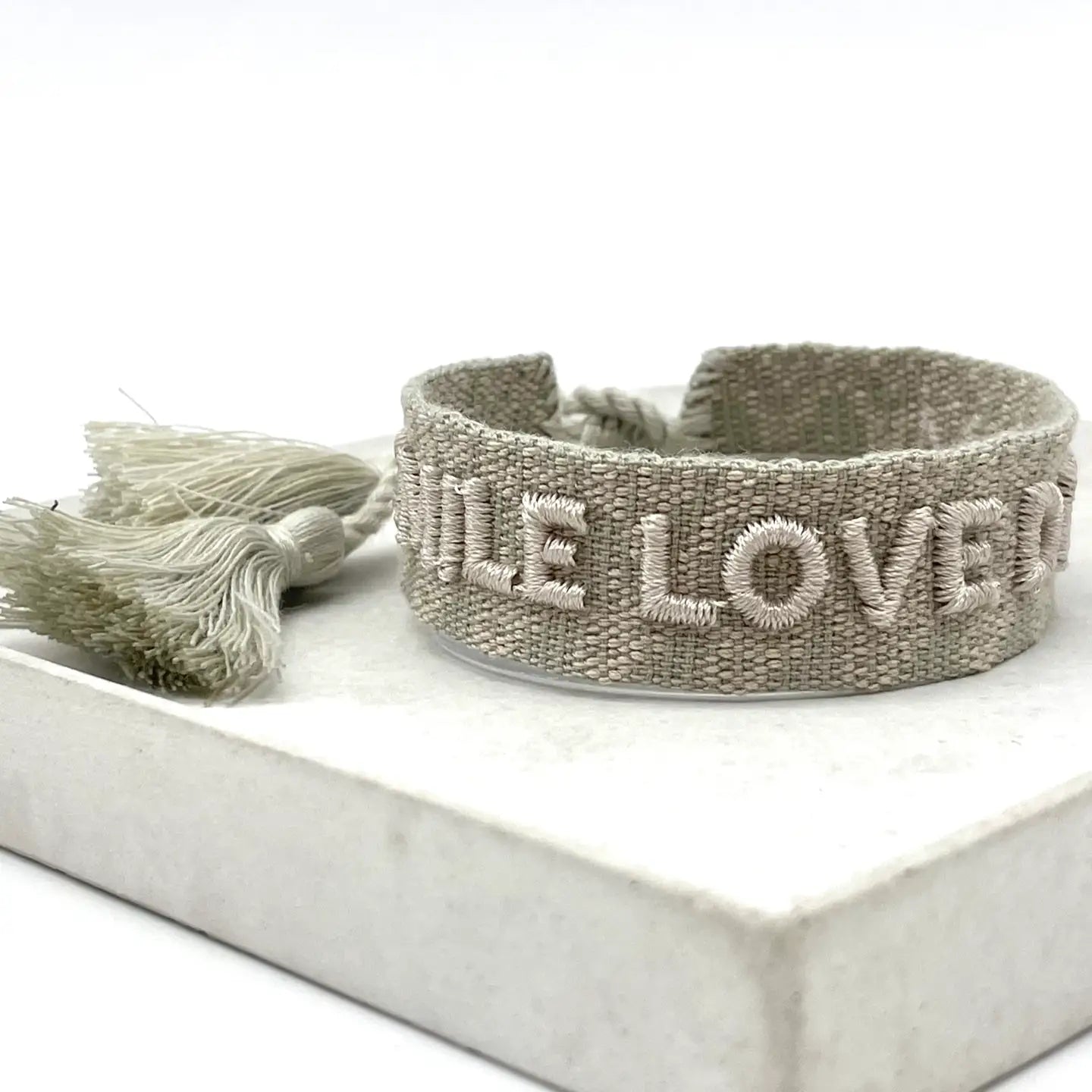 Statement Armband SMILE LOVE DREAM Greige Jacquard - LOVIN'DOG