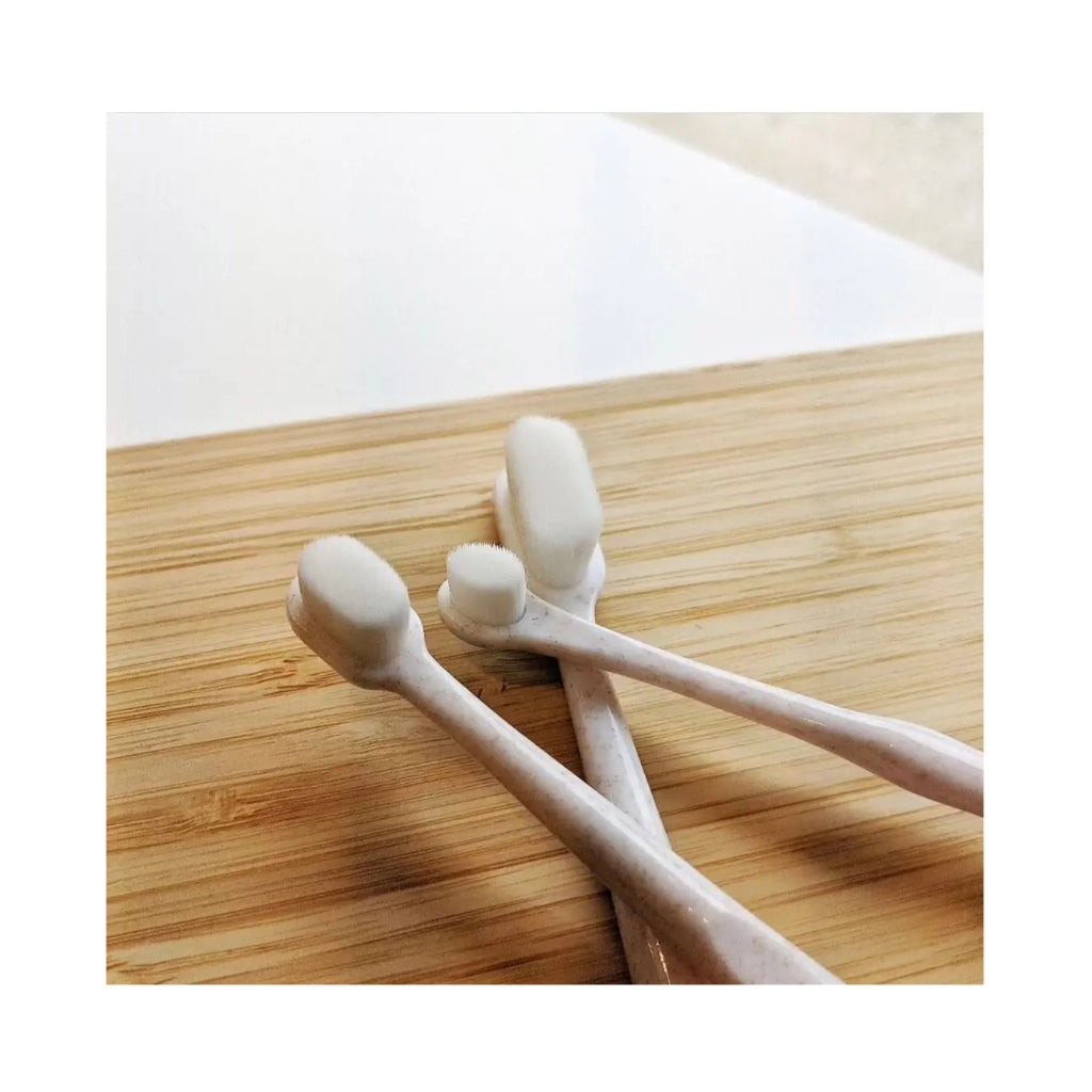 Größenvergleich Puppy Polisher ultraweiche ECO Zahnbürsten 2 - Wag & Bright Supply Co.