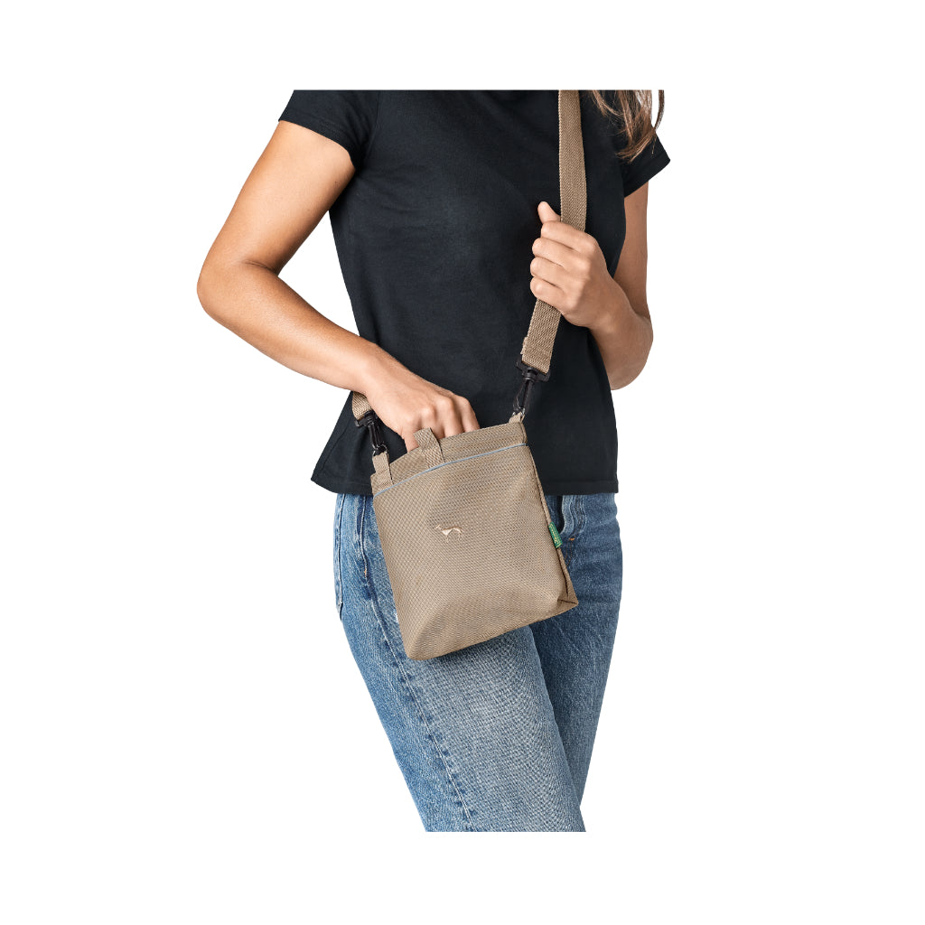 Tragebild 2 Gassitasche ALVA Snackbeutel BEIGE - HUNTER