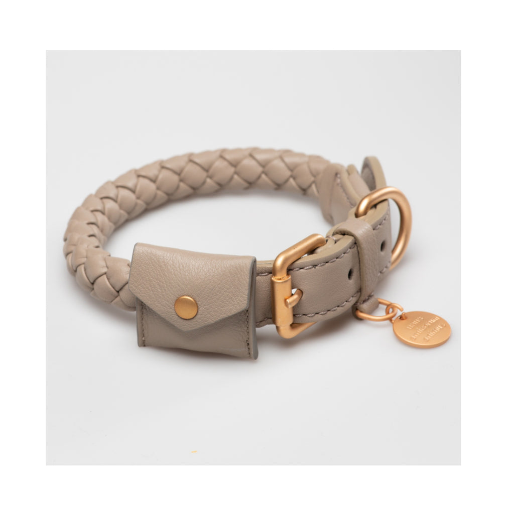 Halsband FERDINANDO lazy taupe mit AirTag Tasche UGO - 2.8 designs for dogs
