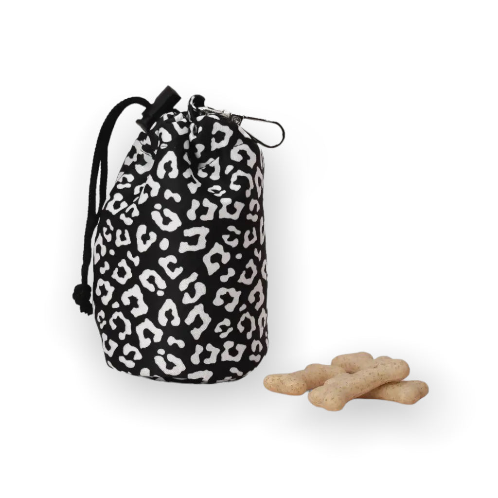 Leckerlibeutel mit Kordelzug black Leopard - Cocopup London