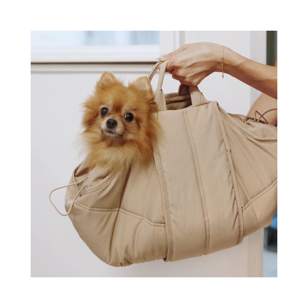 Tragebild OLLA Hundetragetasche BEIGE - Lambwolf Collective