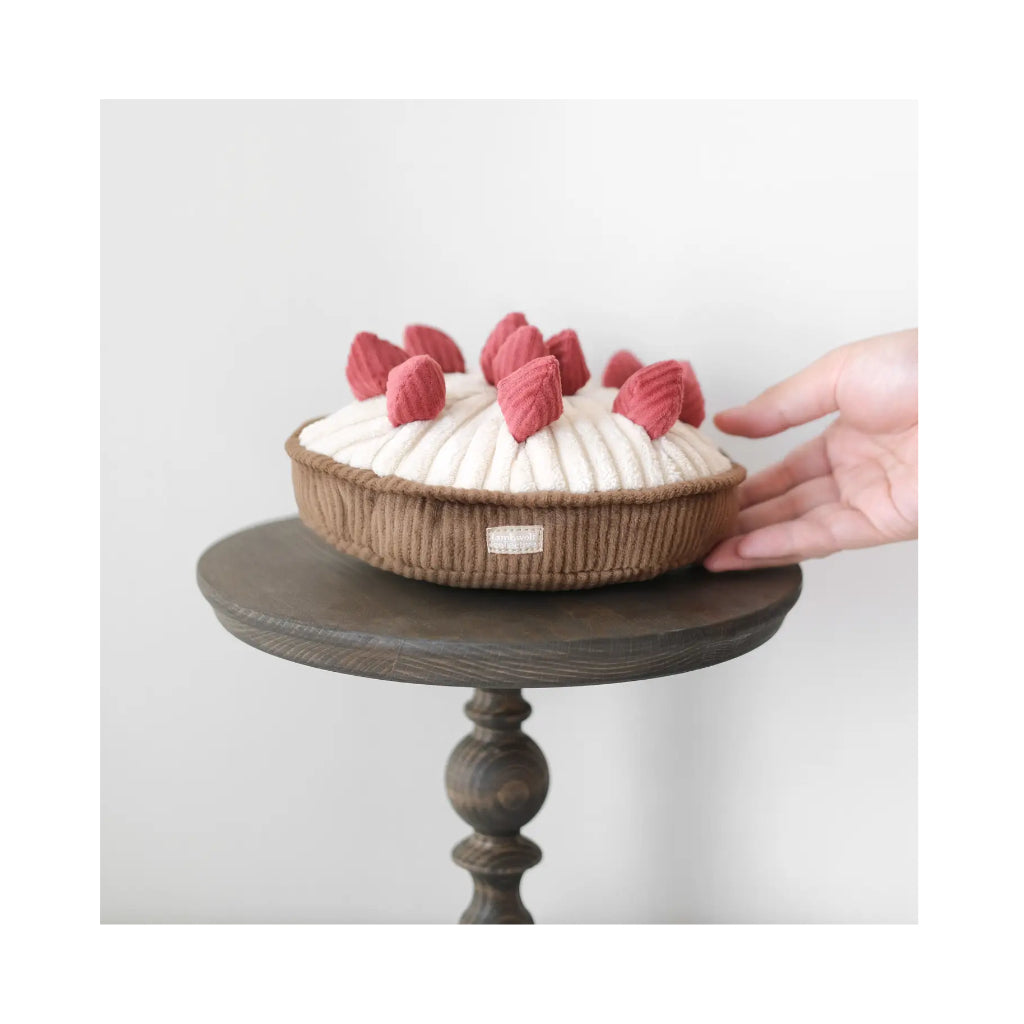 Deko Schnüffelspielzeug Beerentorte BERRY PIE - Lambwolf Collective