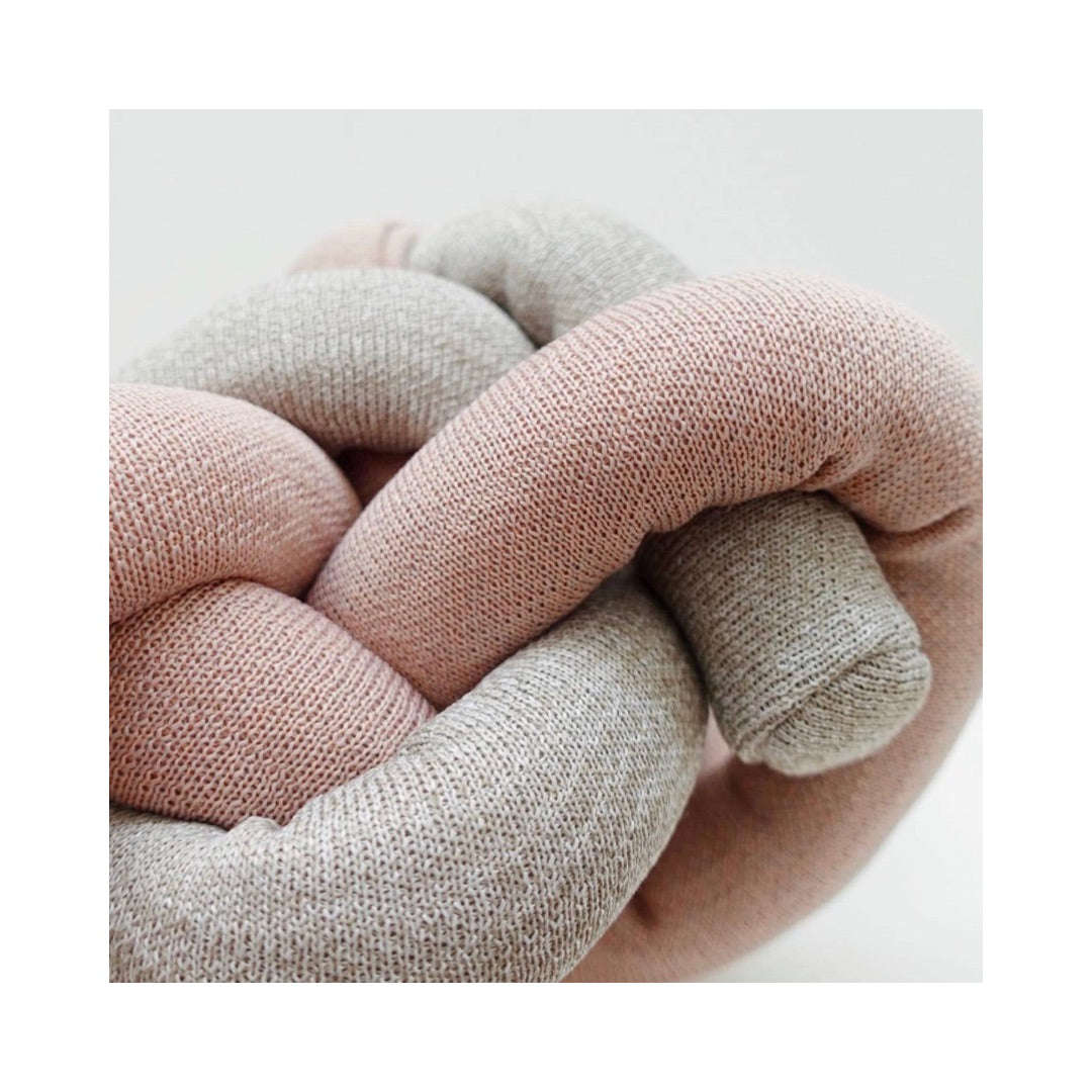 NOUNOU Hundespielzeug Nudel Knoten DOGWOOD Rosé & Beige verknotet - Lambwolf Collective