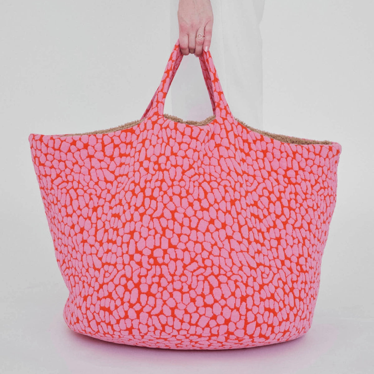 Lumiies The Studio Nest  mobiles Hundebett & Schlafsack in Pink Lava