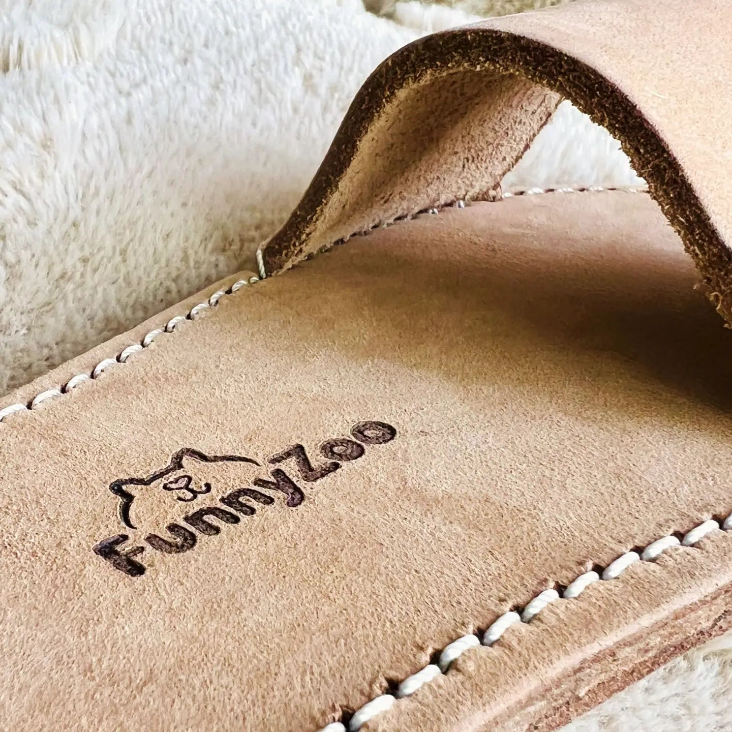 Hundespielzeug Flip-Flop aus doppelagigem Leder