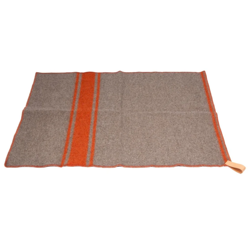 Decke ANSEL Wool Blanket aus recycelter Wolle Natur Orange ausgebreitet - 2.8 designs for dogs