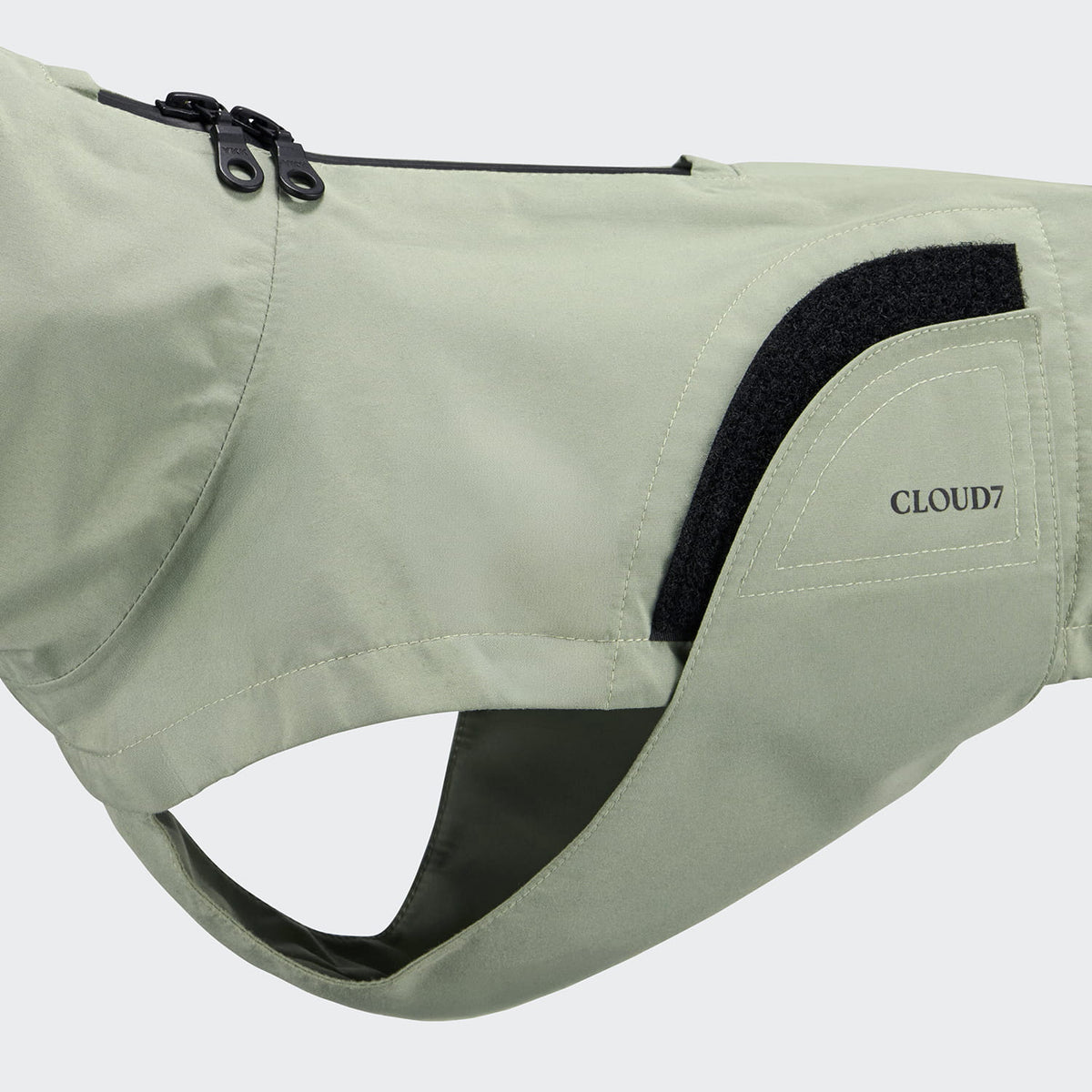 Cloud7 Hunderegenmantel Dublin DACKEL 2.0 Dusty Mint Bauchschutz mit Klettverschluss