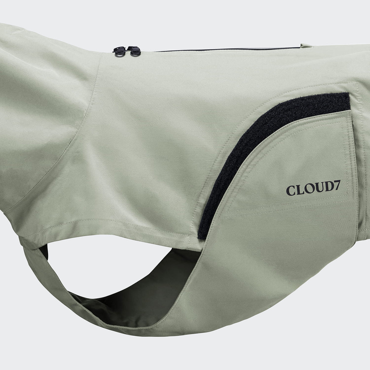 Cloud7 Hunderegenmantel Dublin 2.0 Dusty Mint Bauchschutz mit Klettverschluss