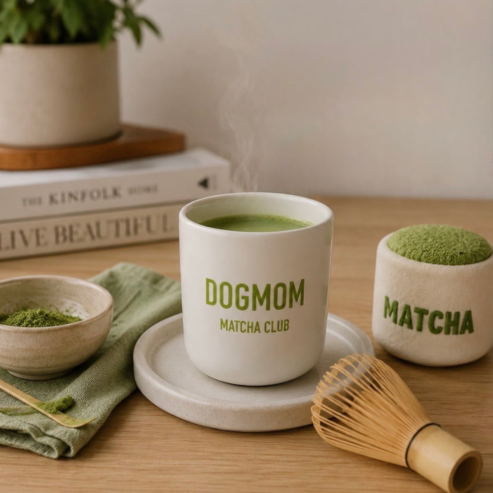 Dekobild Tasse Cup & Hundespielzeug DOGMOM MATCHA CLUB Limited Edition - Lieblingspfote