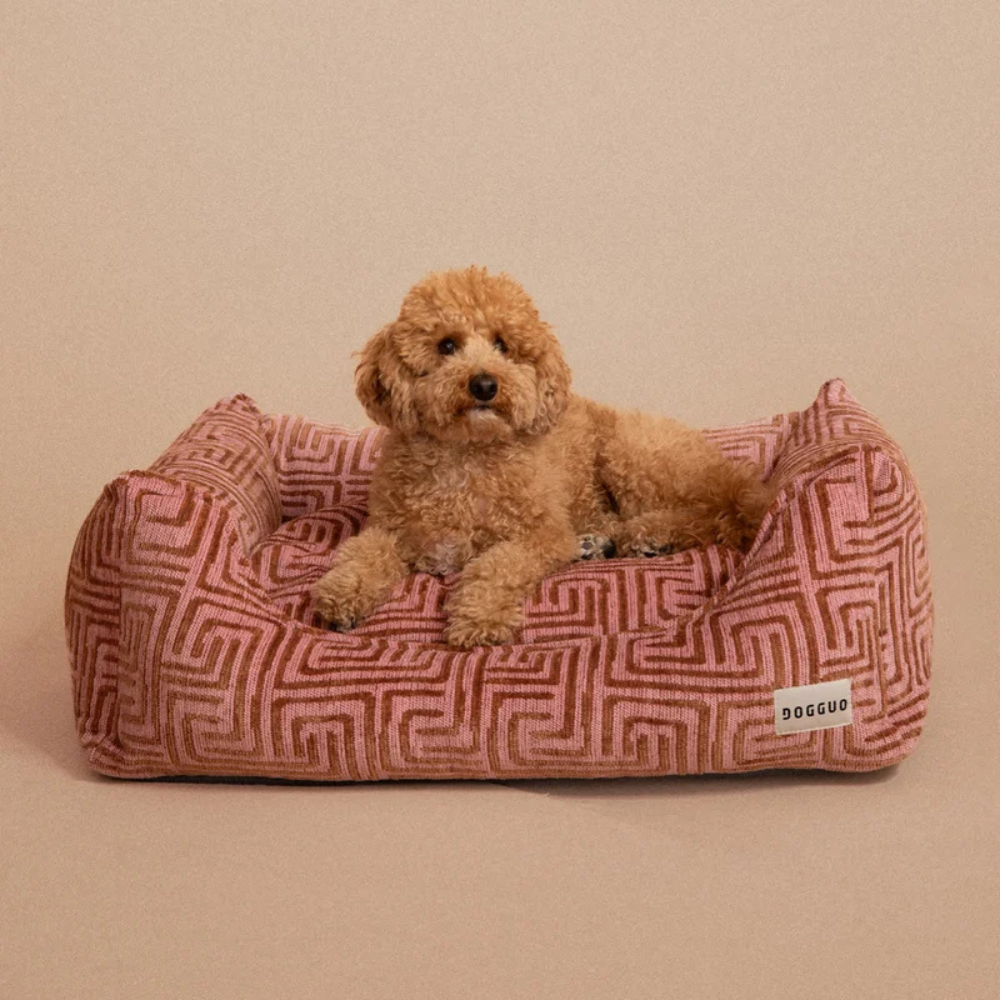 Hund in Maze Hundebett Pink/Mocha - DOGGUO