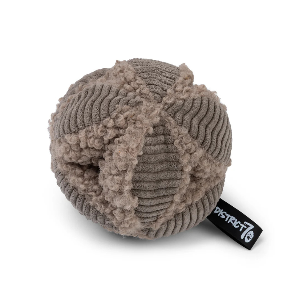 Hundespielzeug Schnüffelball BOBBY Taupe 13 cm - district 70