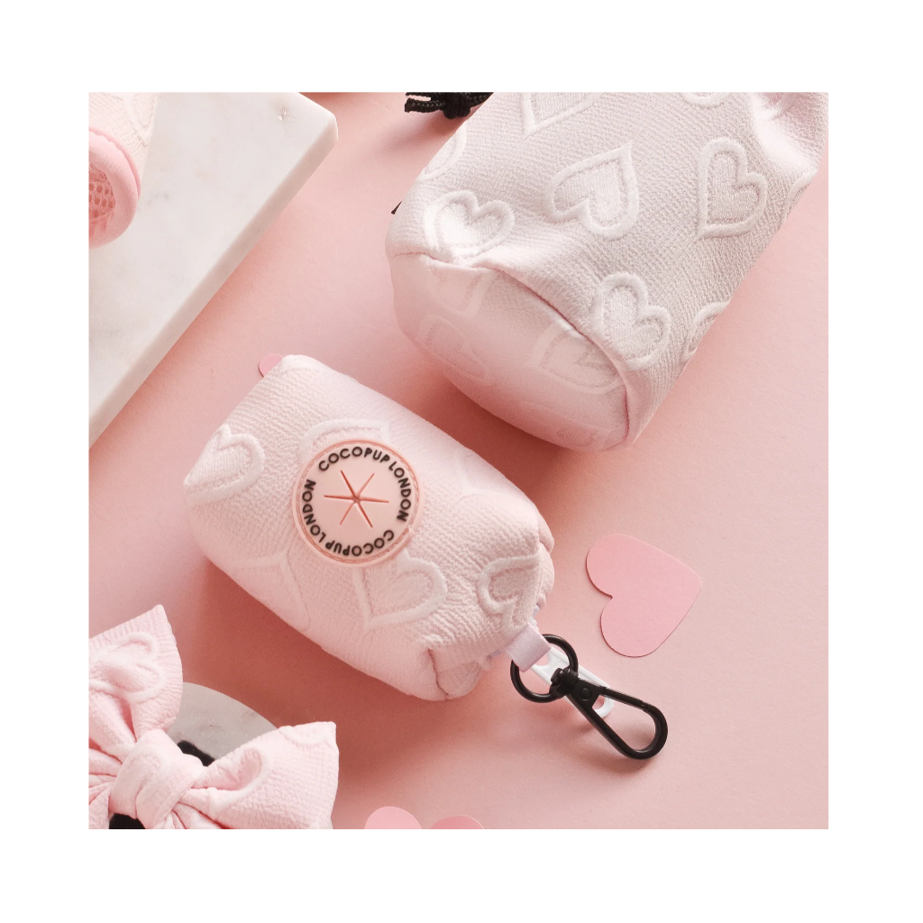 Moodbild Kotbeutelspender Baby Pink Heart - COCOPUP London