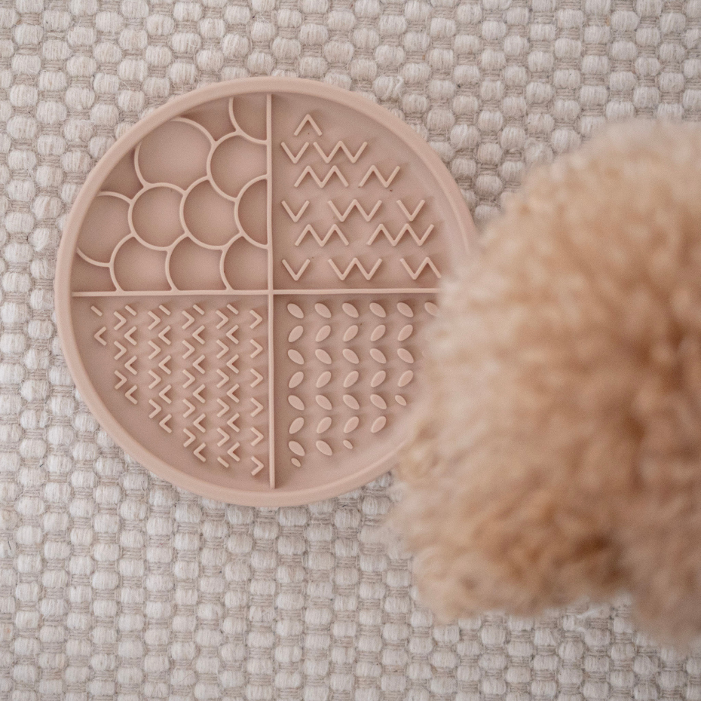 Moodbild 2er-Set Slow Feeder Bowl & Lick Mat ELEMENTS Nude - LOVIN'DOG