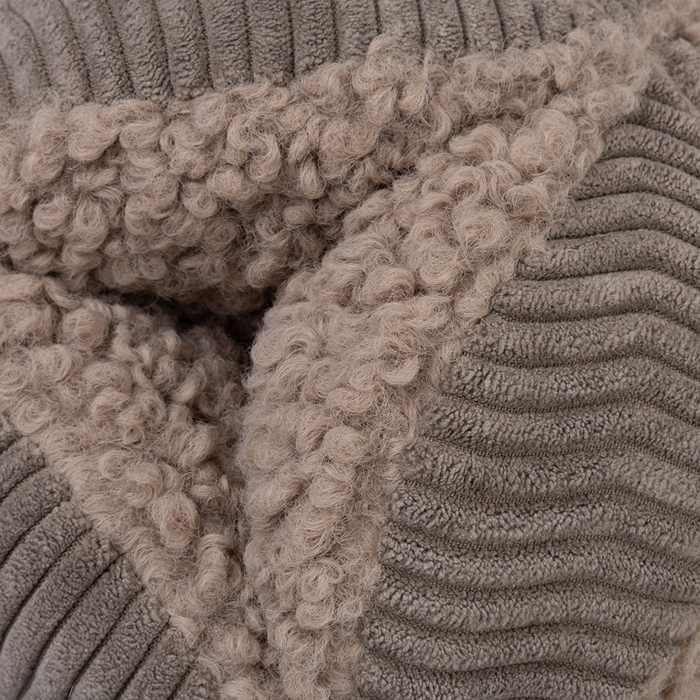 Oberflächen Hundespielzeug Schnüffelball BOBBY Taupe - district 70