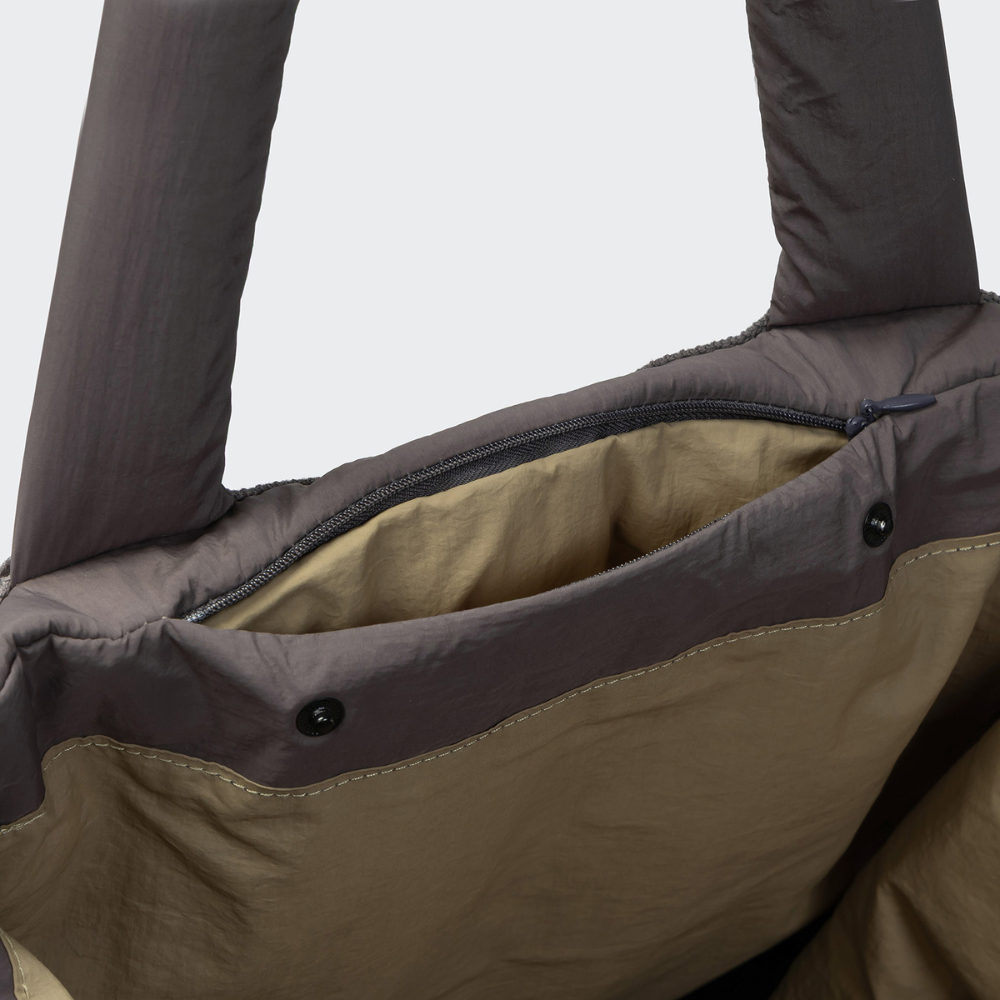 Reißverschlussfach Cloud7 Hundereisebett & Tote Bag AKTIV Puffer Dart Grey Khaki