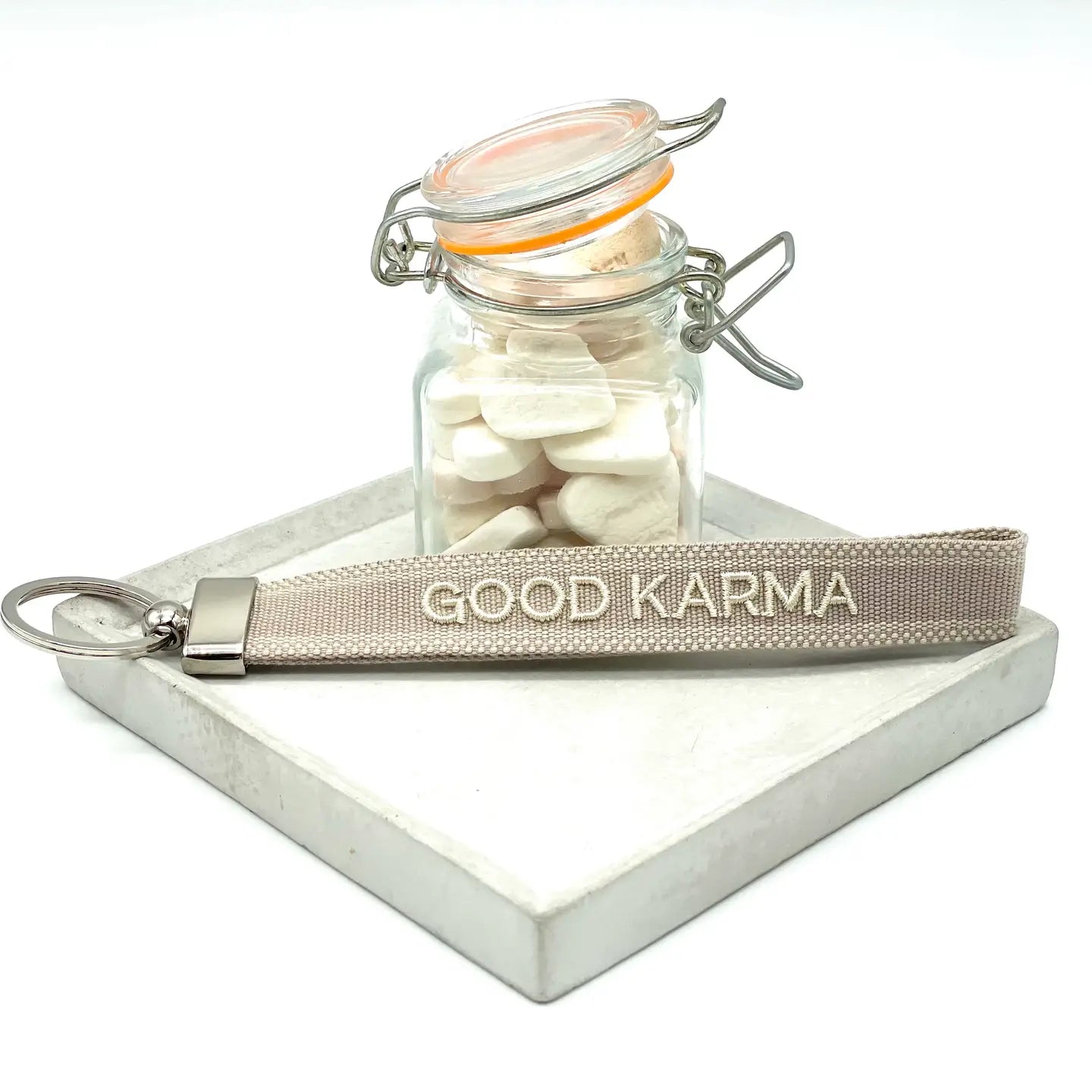 Statement Schlüsselanhänger GOOD KARMA Taupe