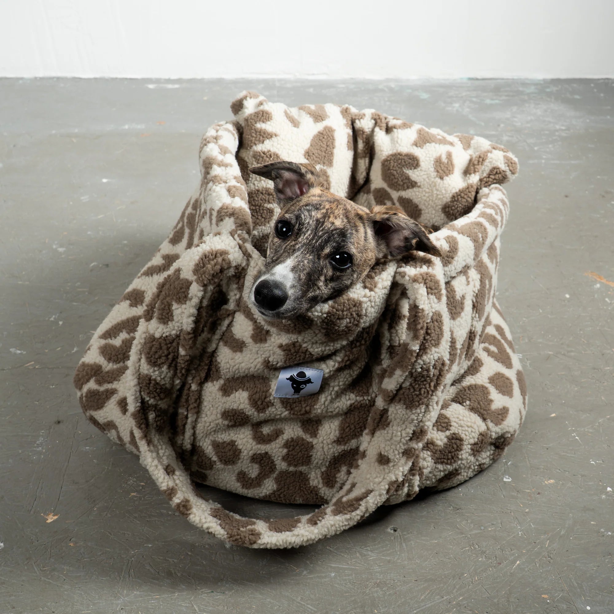 KARMA HUND Teddy Shopper Leo Taupe