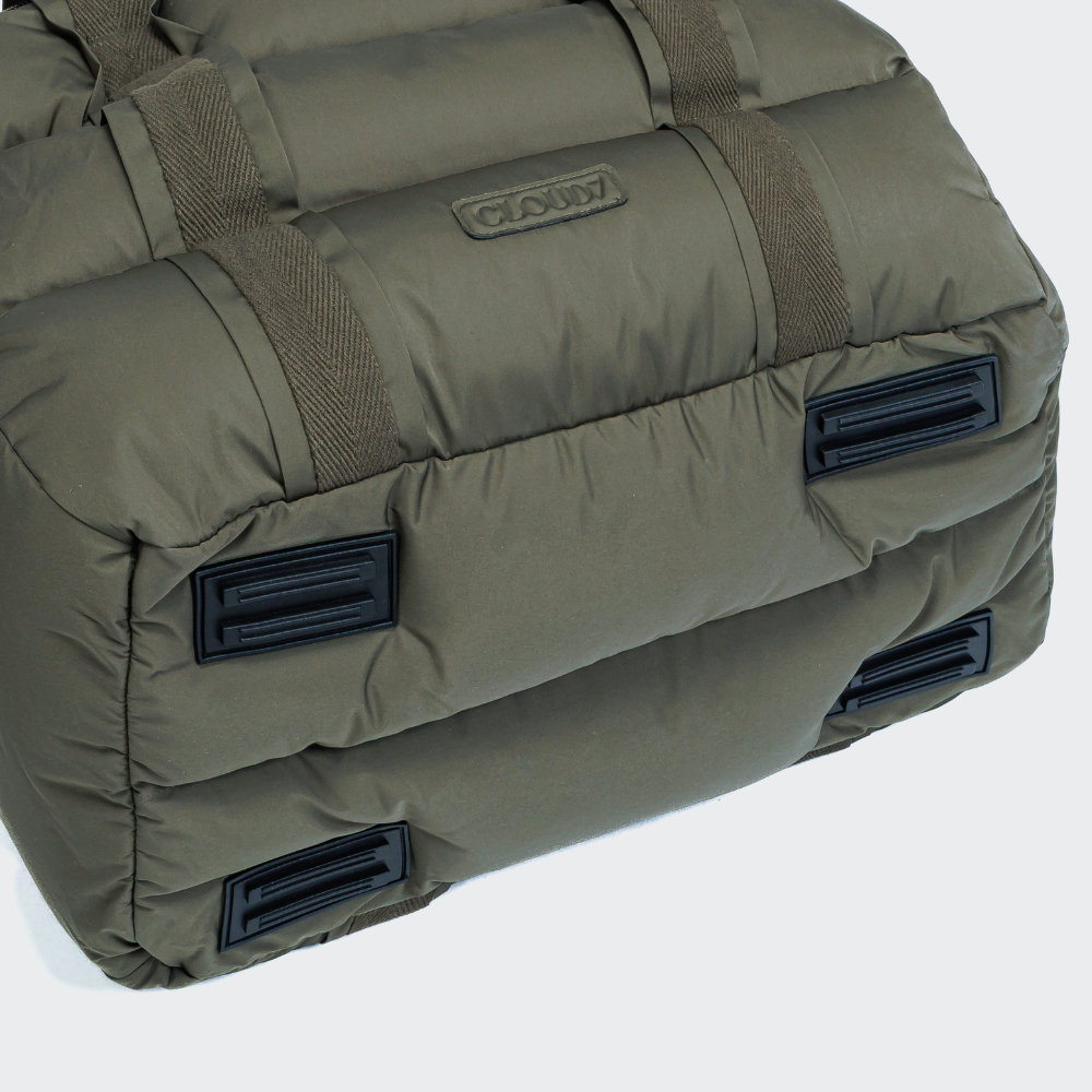 Unterseite Cloud7 Hundetasche Montreal Light Olive