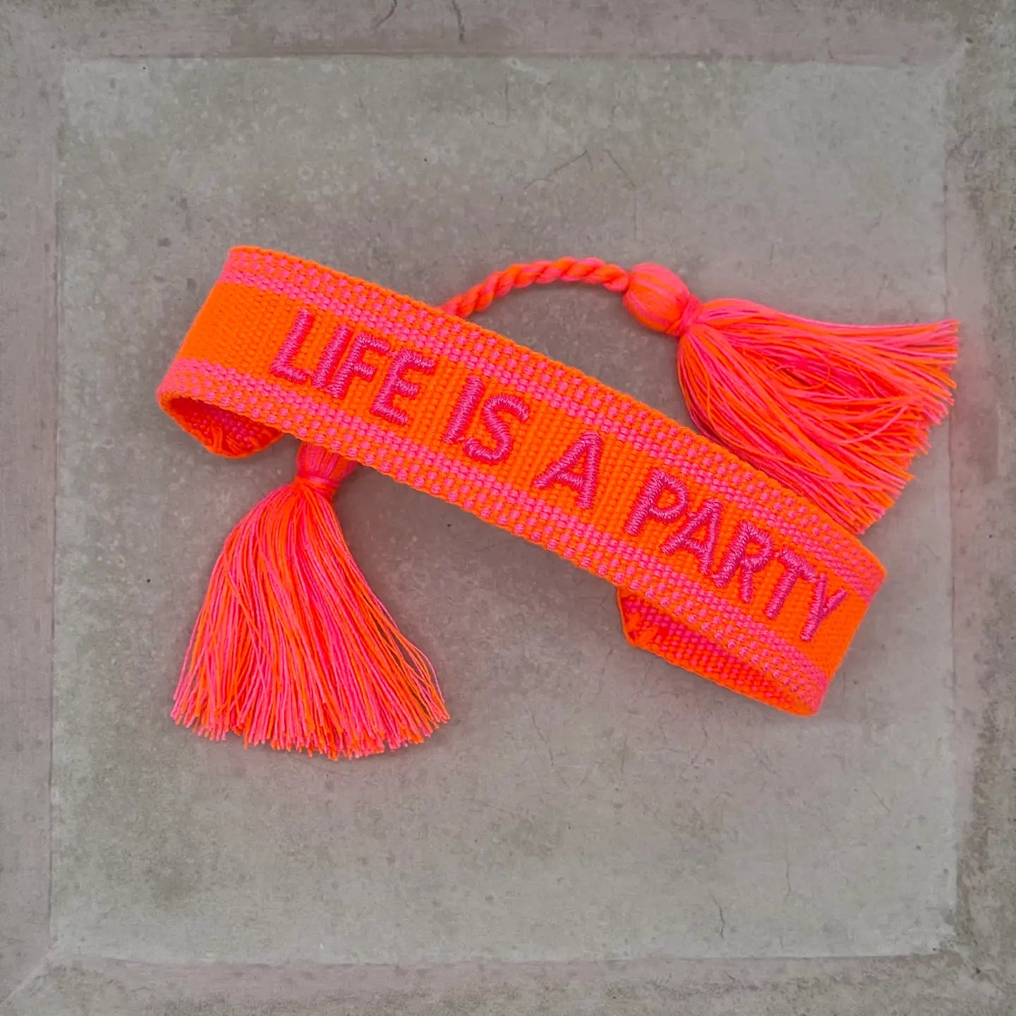 Statement Armband LIFE IS A PARTY