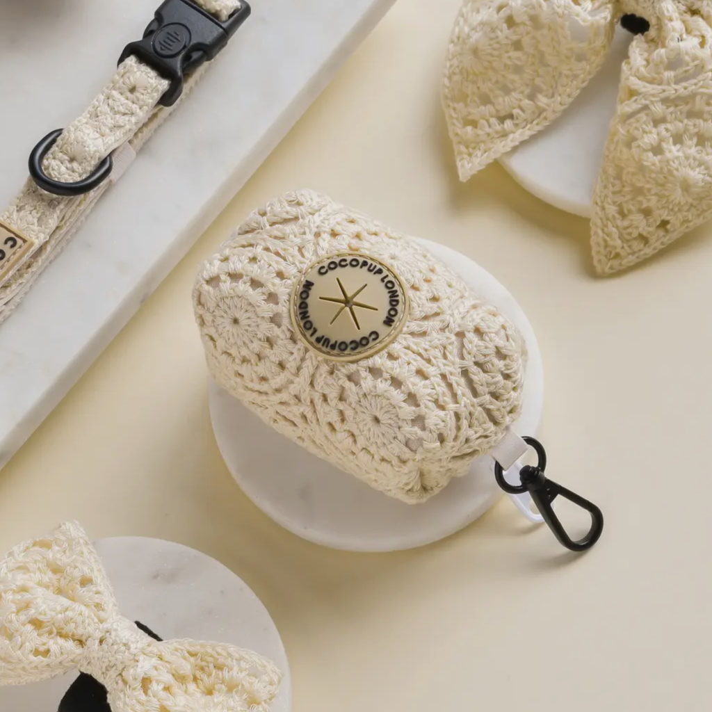 Moodbild Kotbeutelspender CROCHET Häkel-Optik Nude Set - COCOPUP London