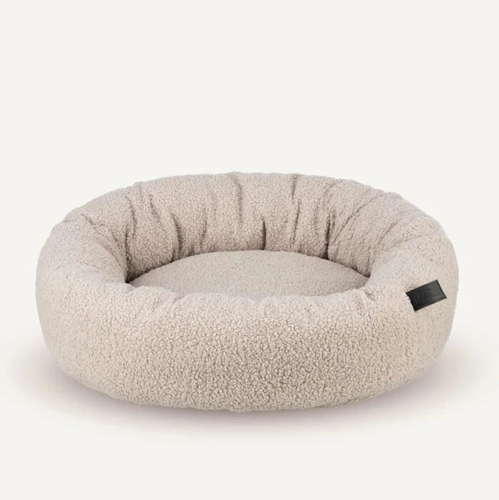 Hundebett NEST aus Bouclé in Oak Milk