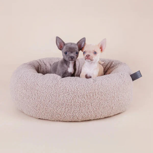 Hundebett NEST aus Bouclé in Oak Milk