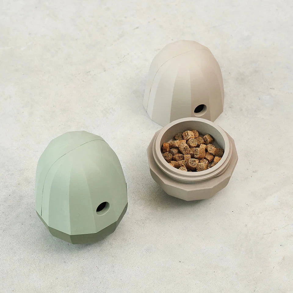 MiaCara Uovo Beschäftigungsspielzeug Greige