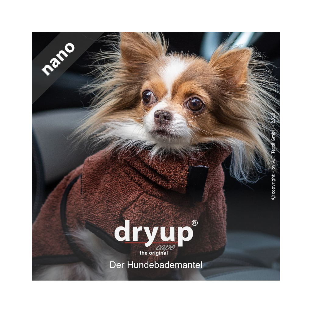 Moodbild 2 Hundebademantel DRYUP Cape NANO für die Kleinsten BROWN - actionfactory