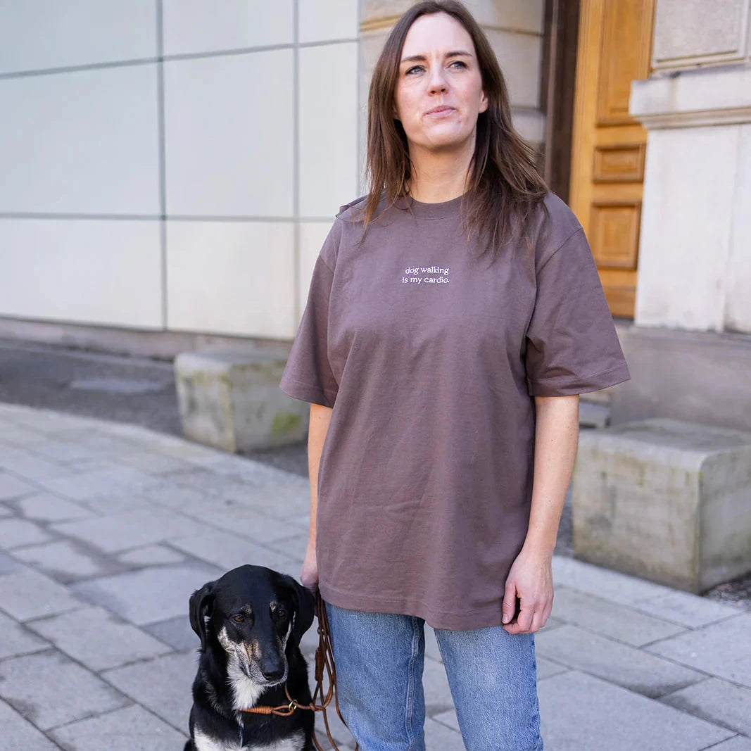 T-Shirt "DOG WALKING IS MY CARDIO" Mocha