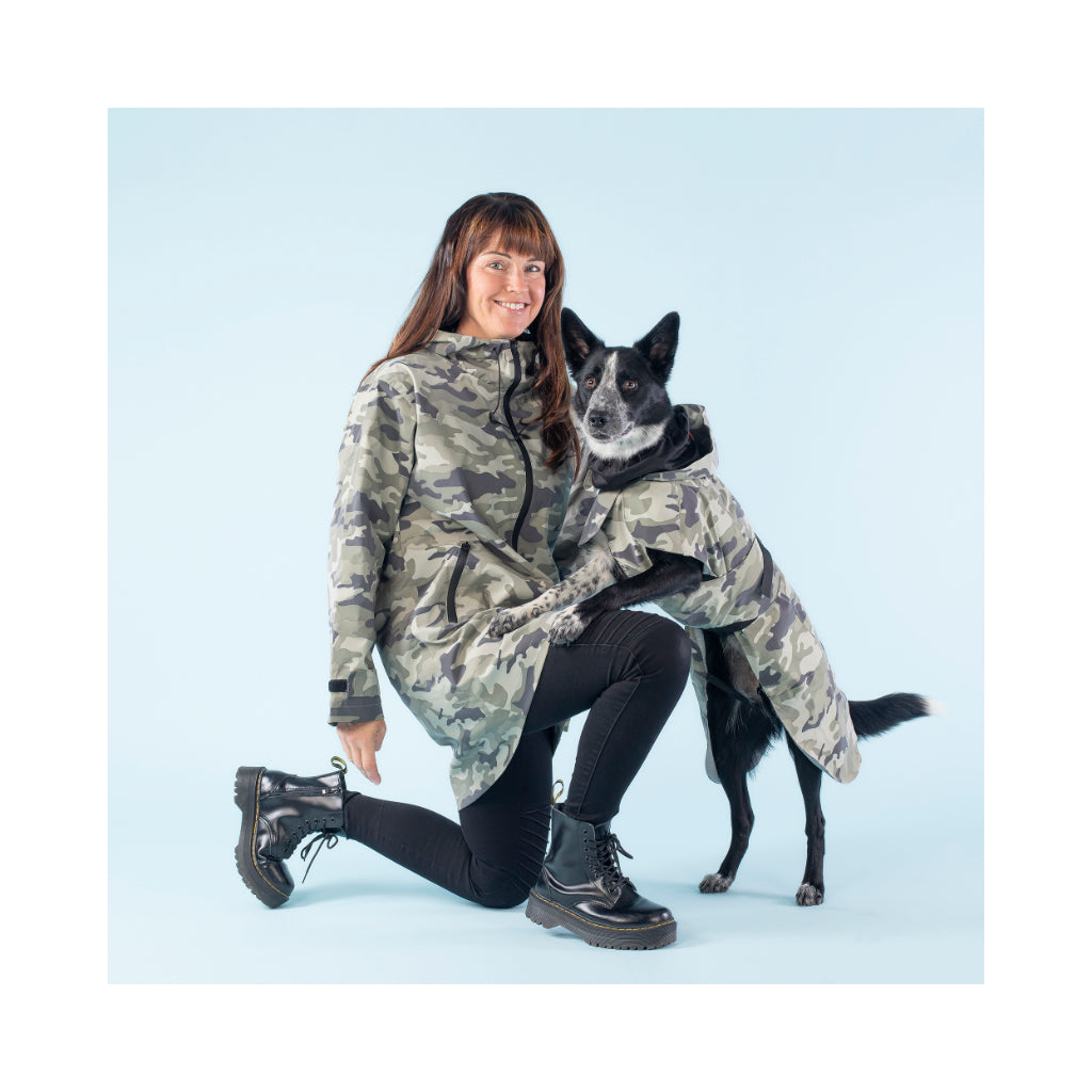Tragebild Regenmantel Damen Visibility Camouflage - PAIKKA